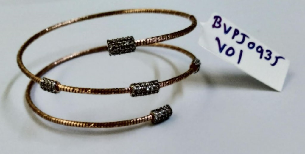 The Novaria Bangle