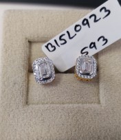 The Amki Solitaire Stud Earrings - thumb 5