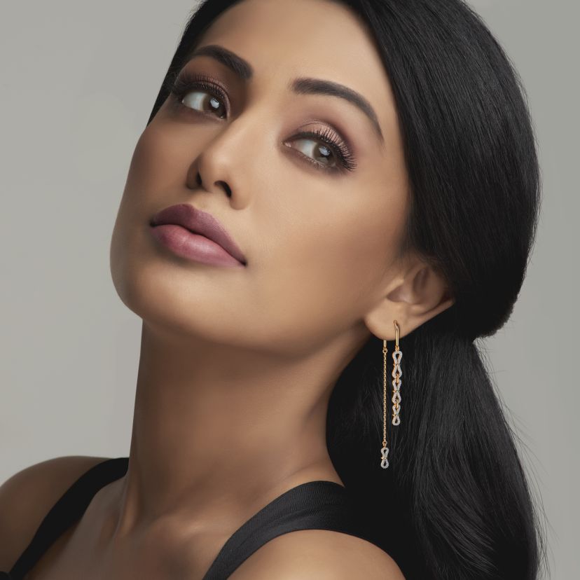 The Kavelle Sui Dhaga Earrings - image 3
